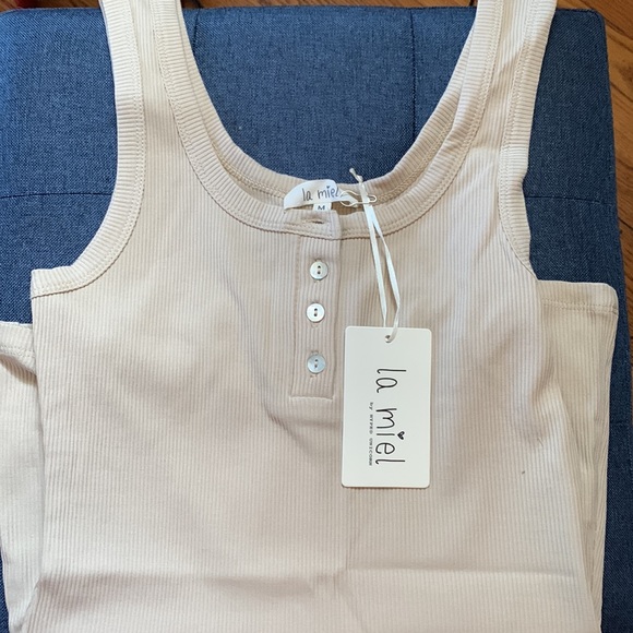NWT Ribbed Tank - Picture 2 of 4